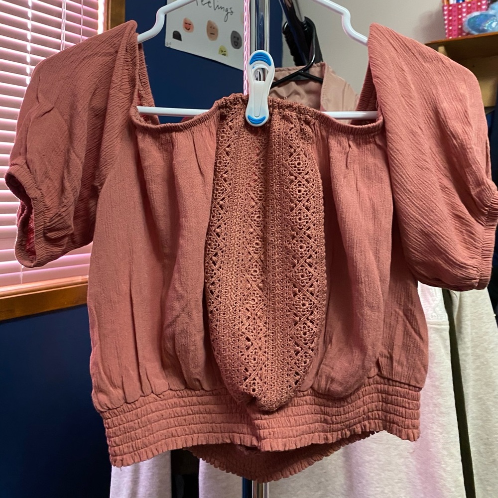 Offshoulder top - Picture 2 of 2